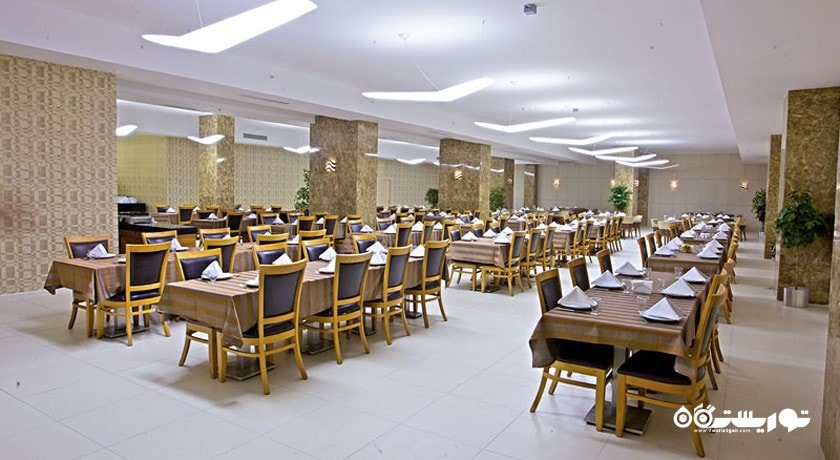 نمای کلی رستوران هتل گراند گوولسی